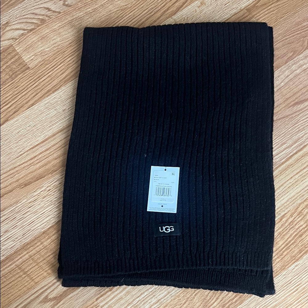 UGG Classic Black Ribbed Scarf